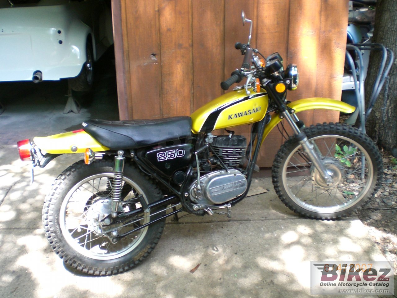 Big  in MN 250 f 11 picture and wallpaper from Bikez.com